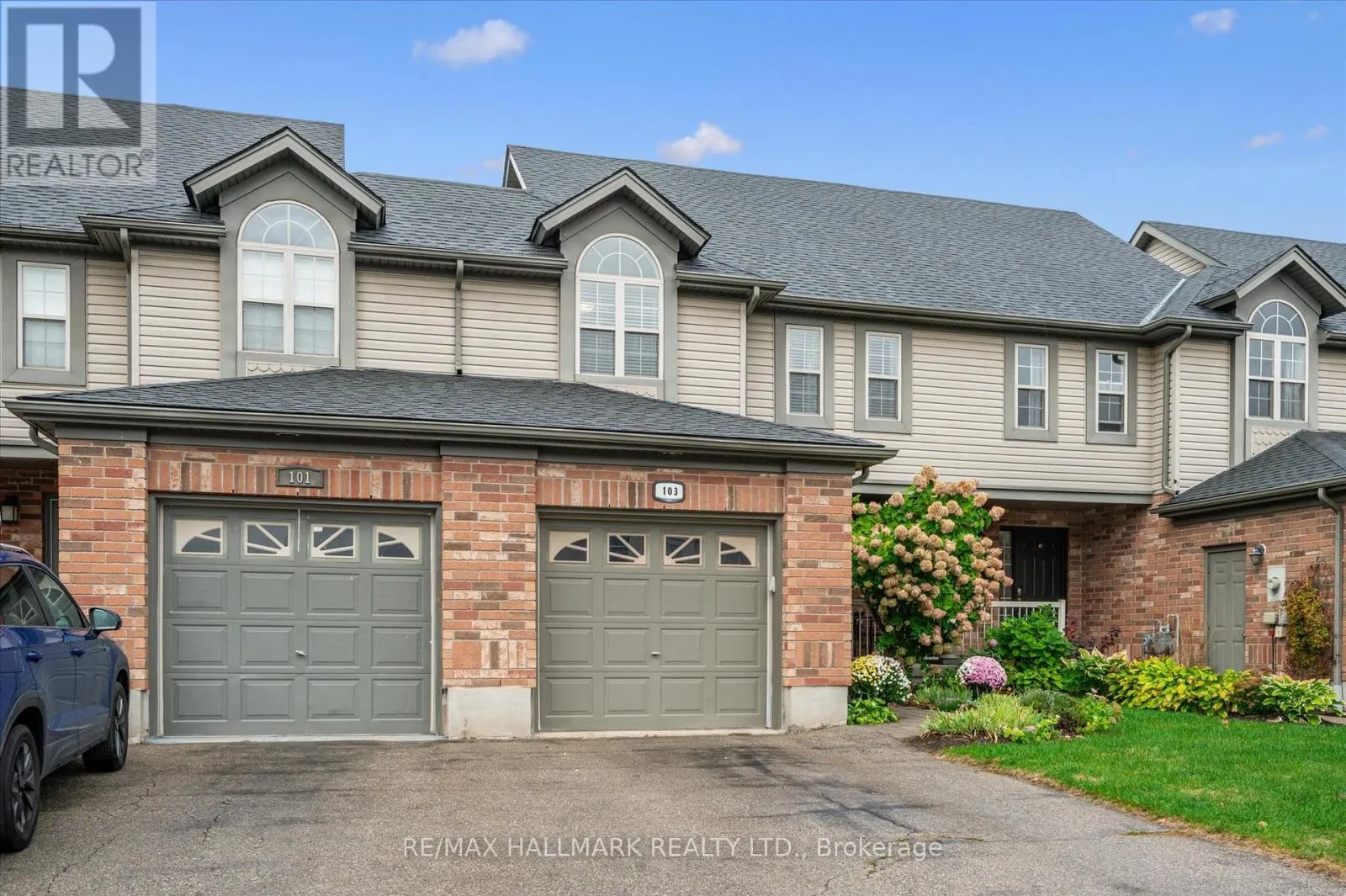 103 NORTHCLIFFE CRESCENT