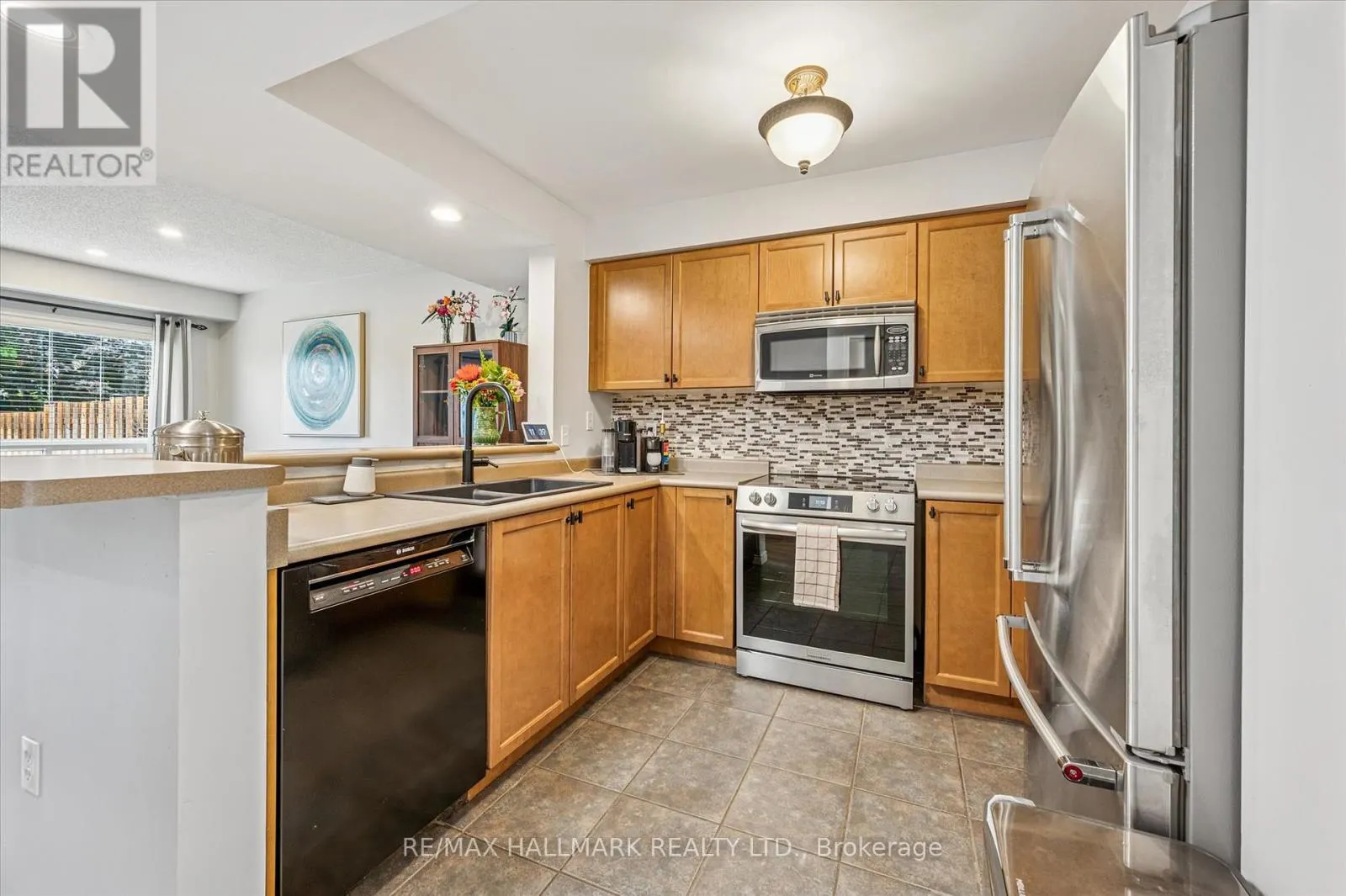 103 NORTHCLIFFE CRESCENT