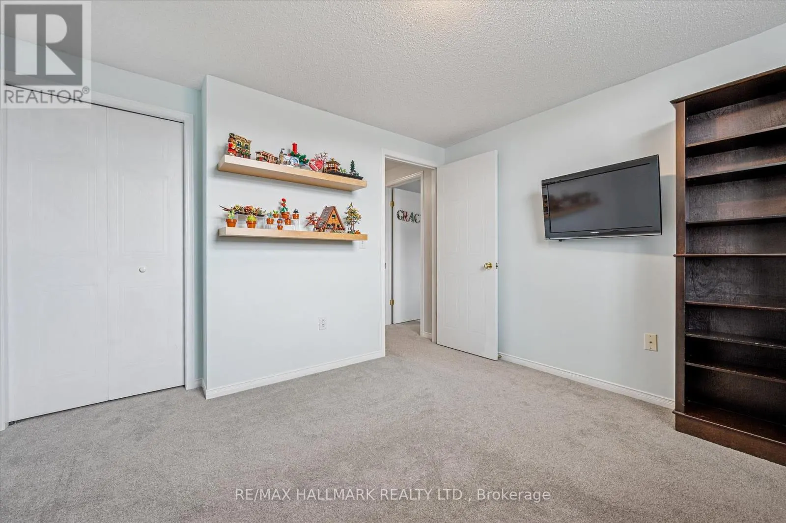 103 NORTHCLIFFE CRESCENT