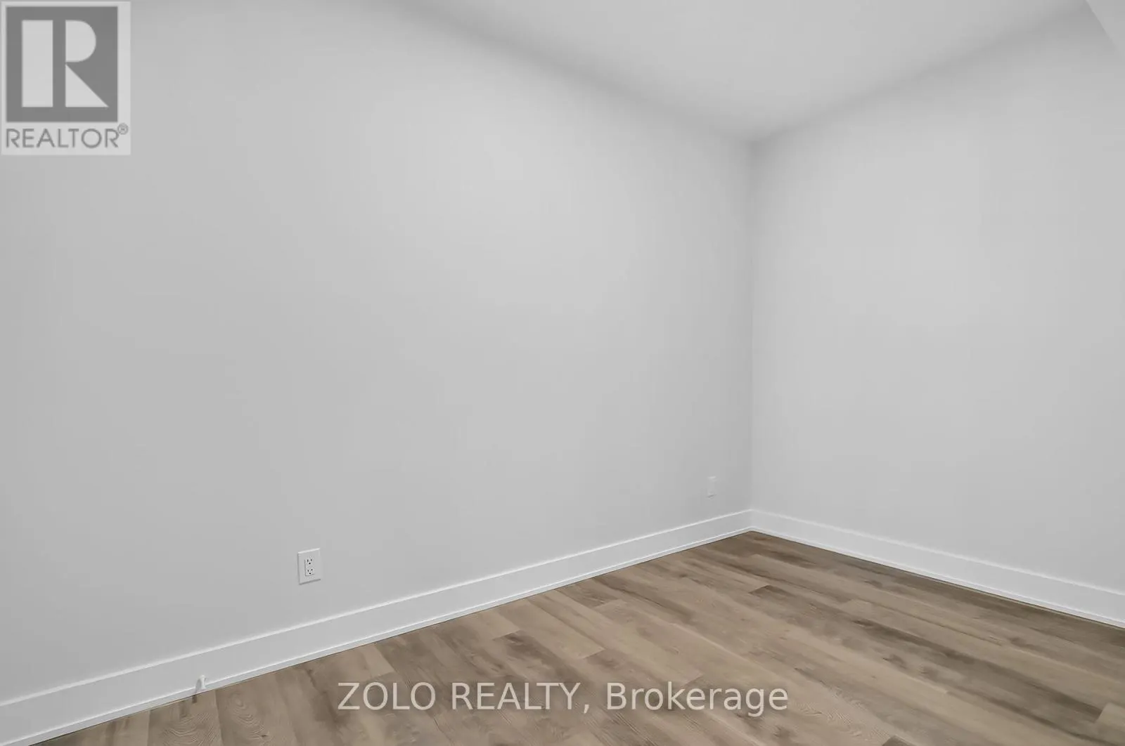 UNIT # 5 - 206 WELLINGTON STREET