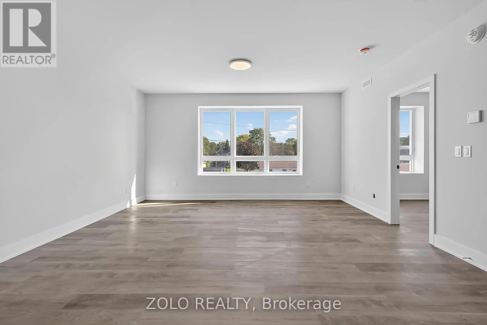 UNIT # 5 - 206 WELLINGTON STREET