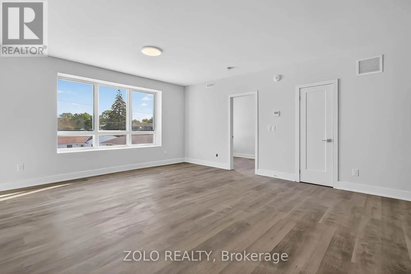 UNIT # 5 - 206 WELLINGTON STREET