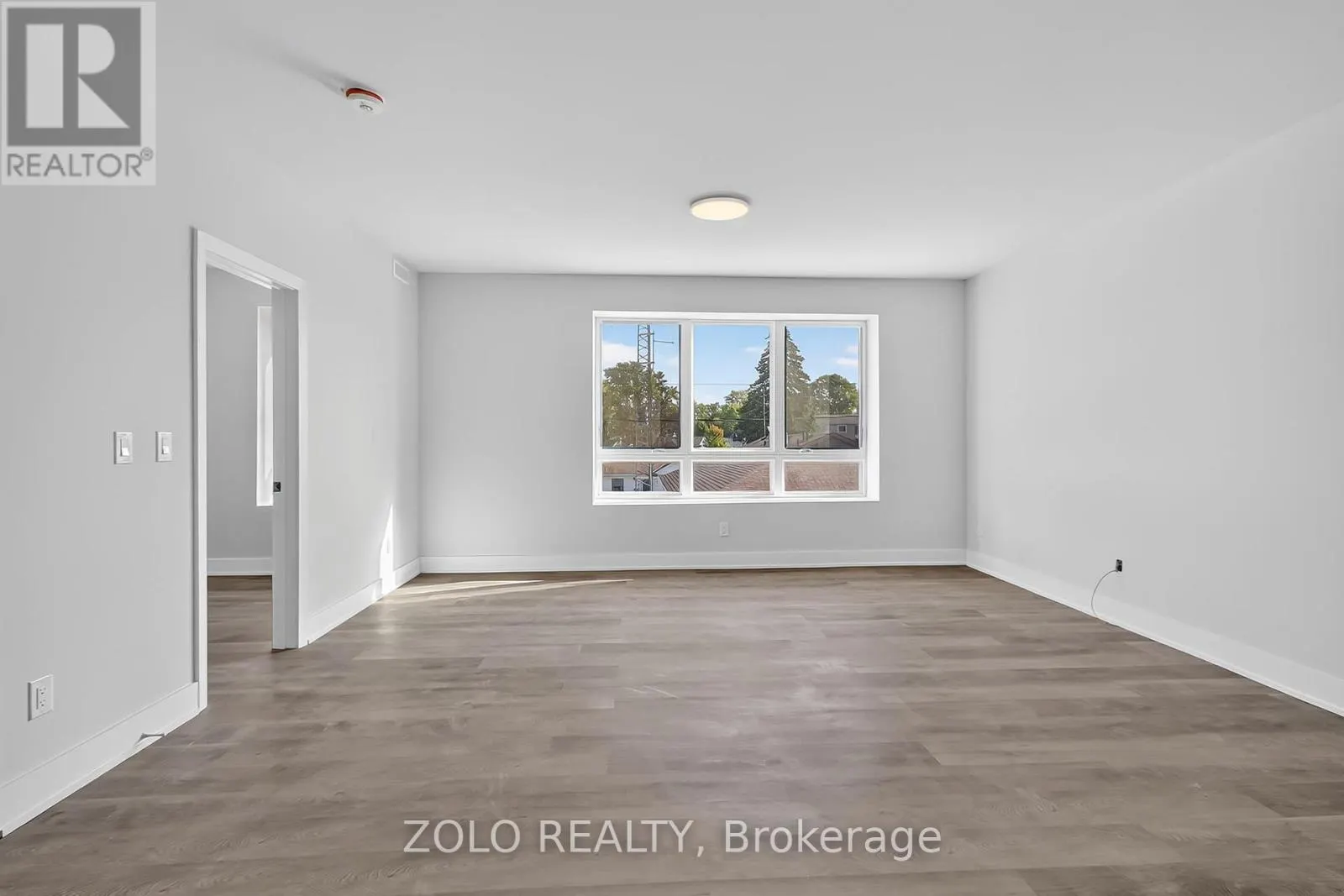UNIT # 6 - 206 WELLINGTON STREET