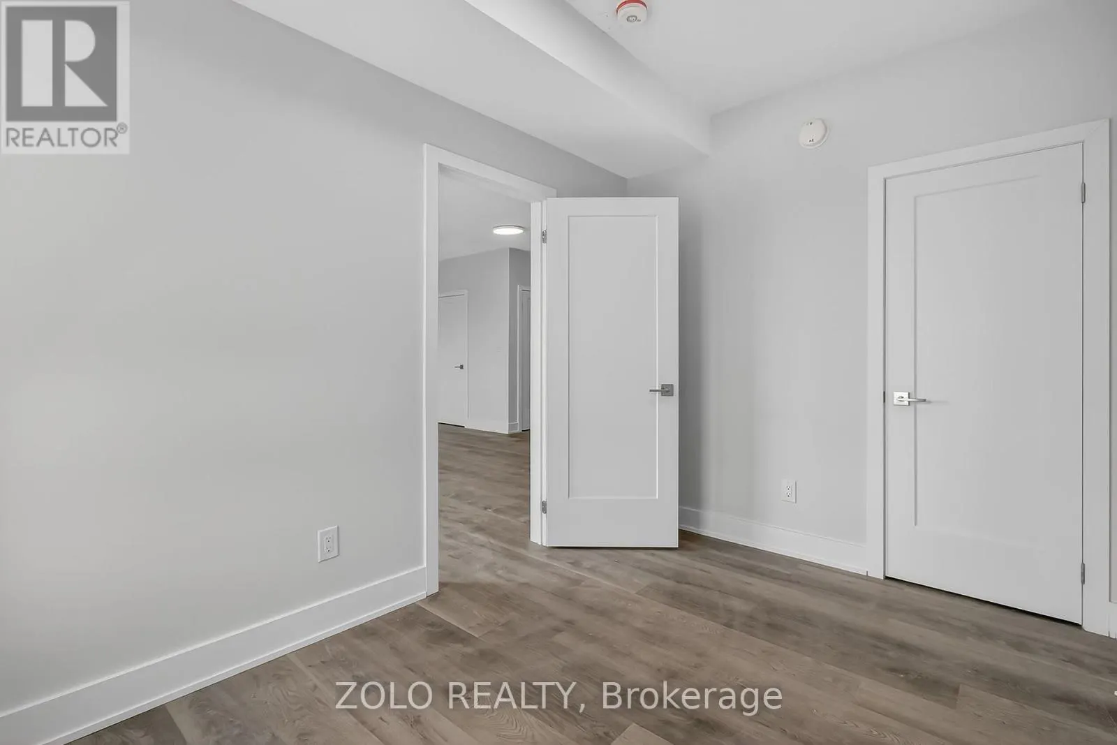 UNIT # 6 - 206 WELLINGTON STREET