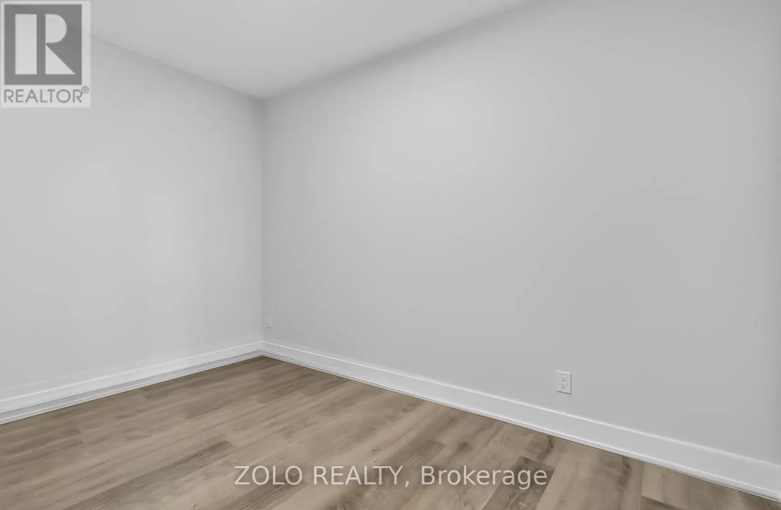 UNIT # 6 - 206 WELLINGTON STREET