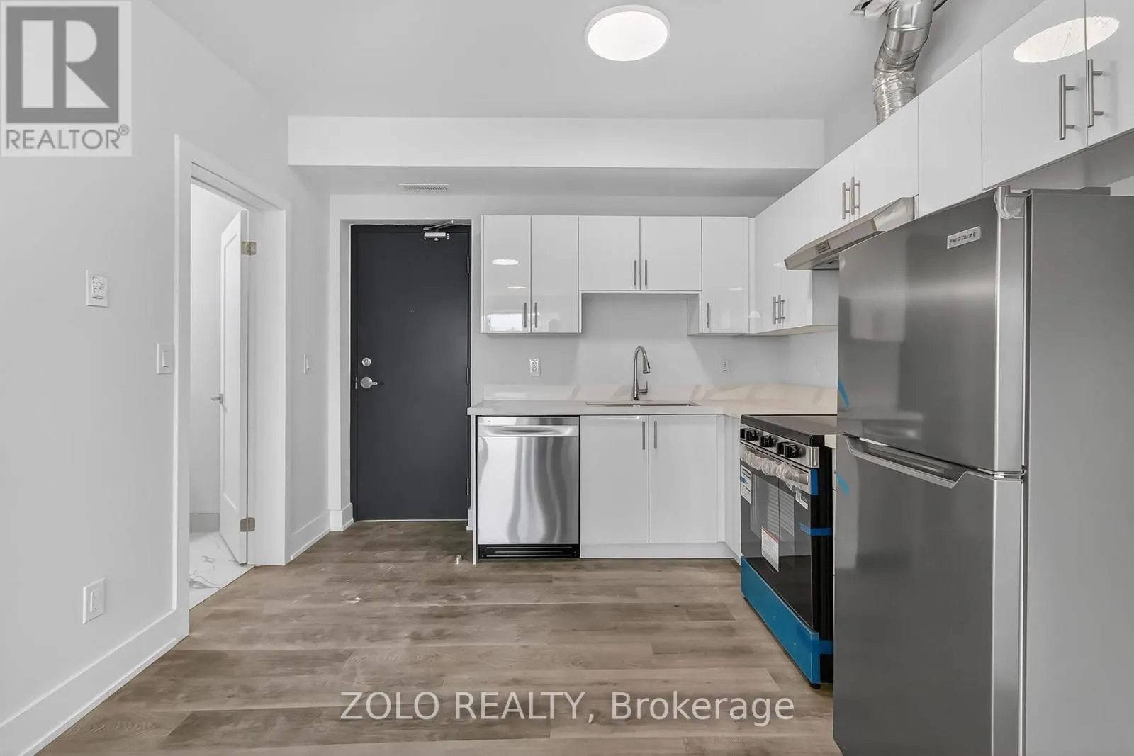 UNIT # 6 - 206 WELLINGTON STREET