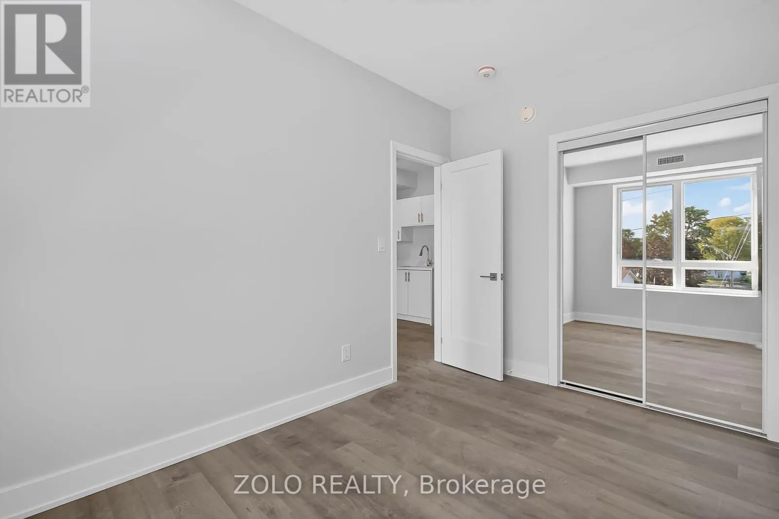 UNIT # 7 - 206 WELLINGTON STREET