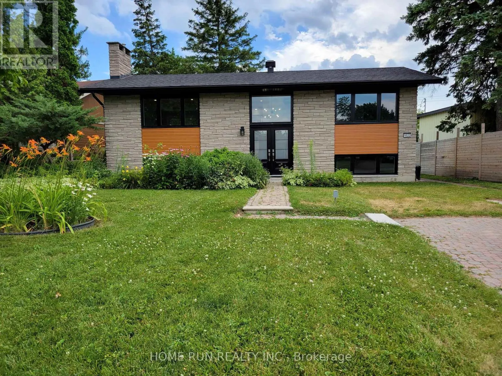 1022 WISEMAN CRESCENT
