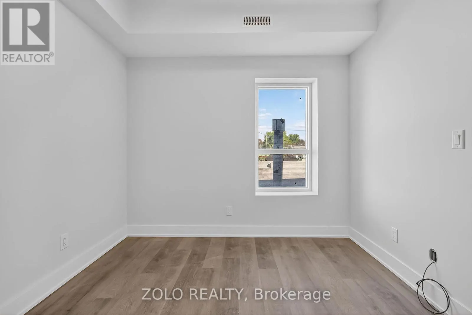 UNIT # 8 - 206 WELLINGTON STREET