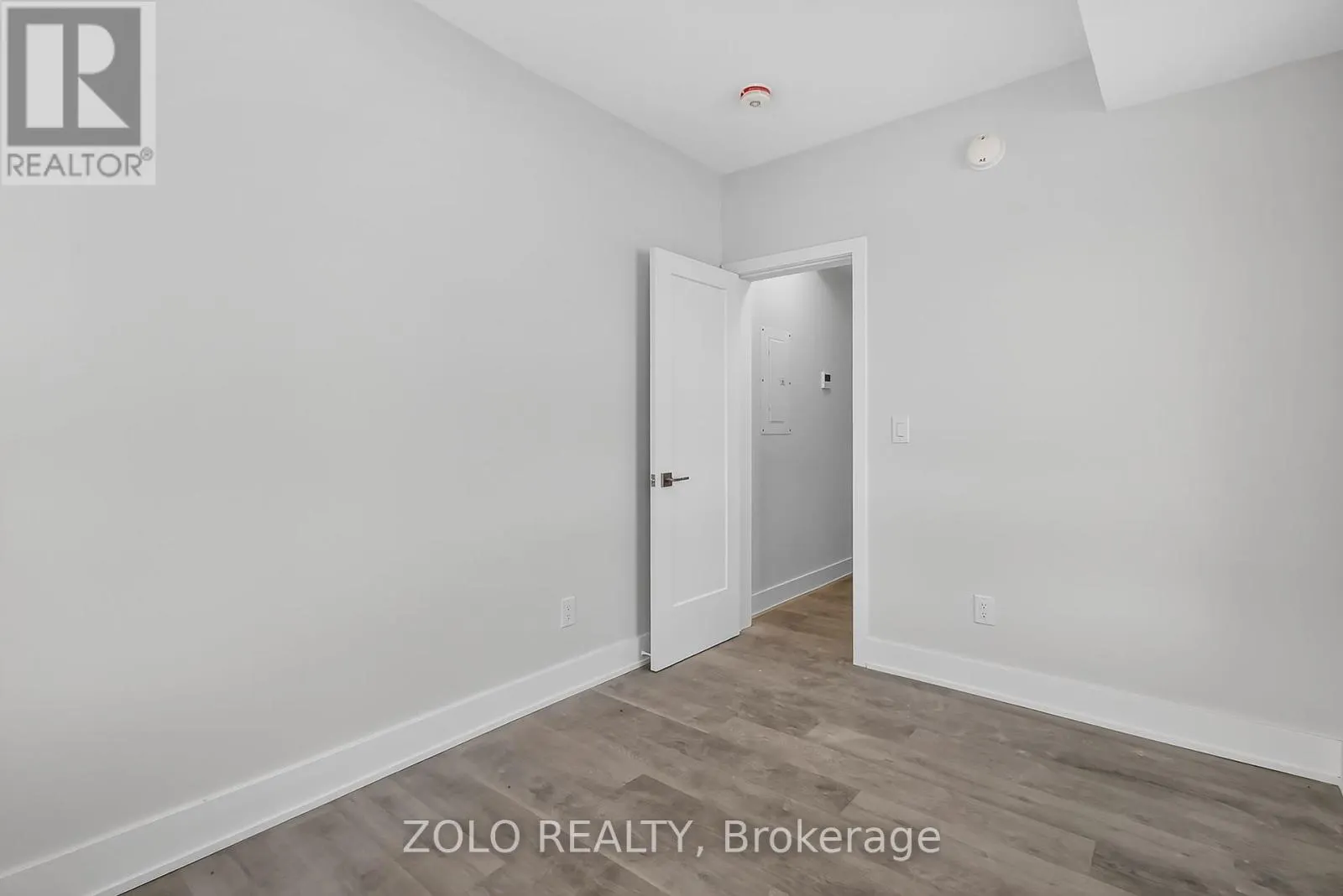 UNIT # 8 - 206 WELLINGTON STREET