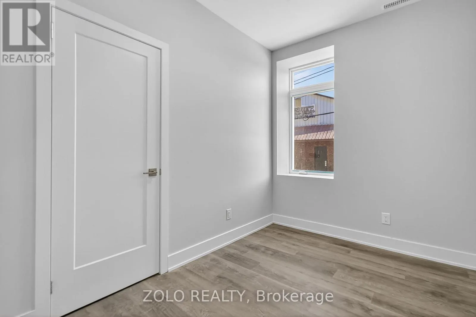 UNIT # 2 - 206 WELLINGTON STREET