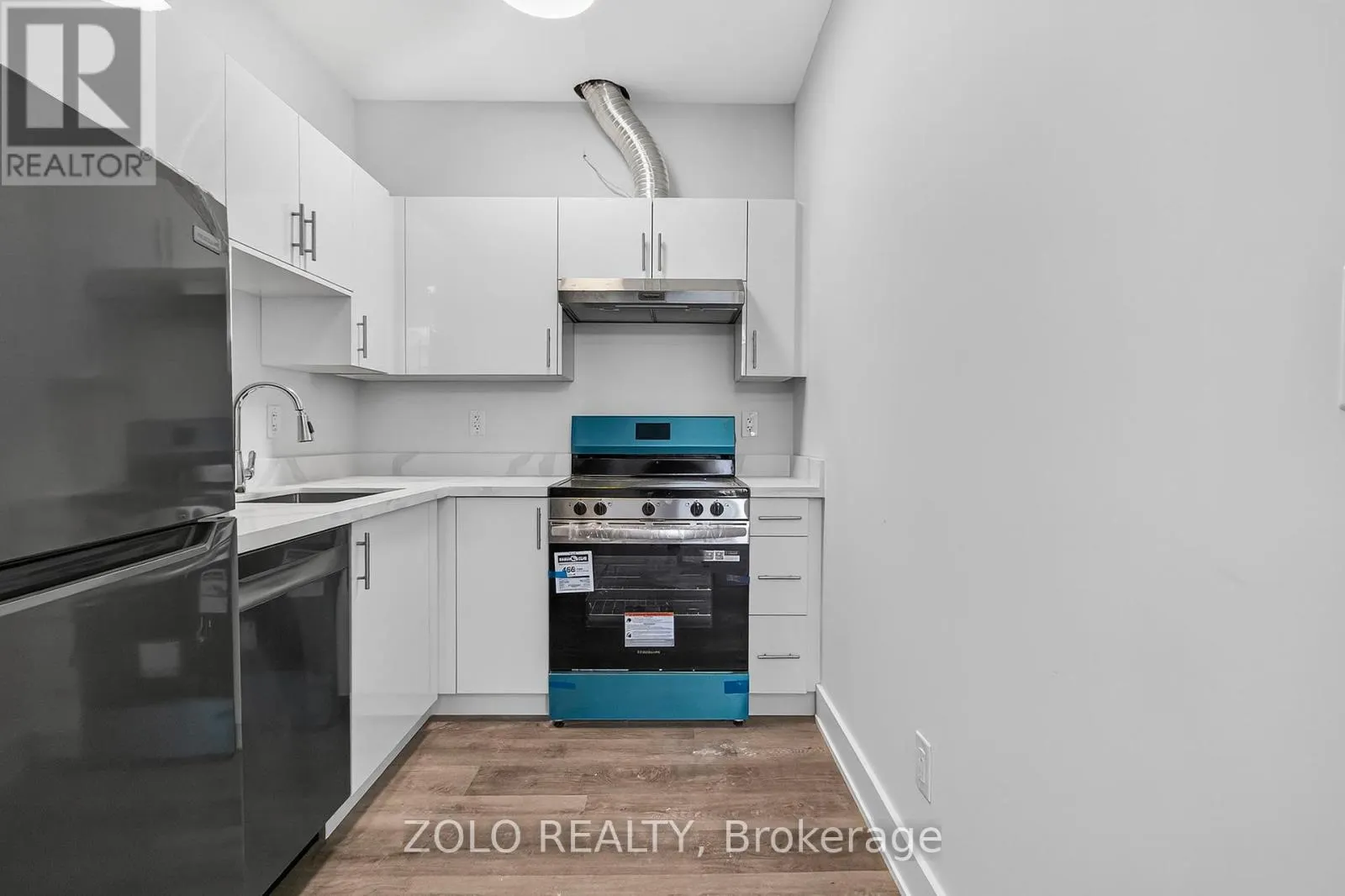 UNIT # 2 - 206 WELLINGTON STREET