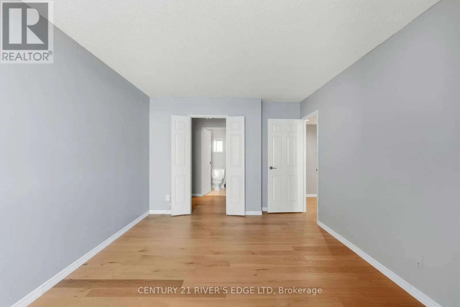 211 - 55 WATER STREET E