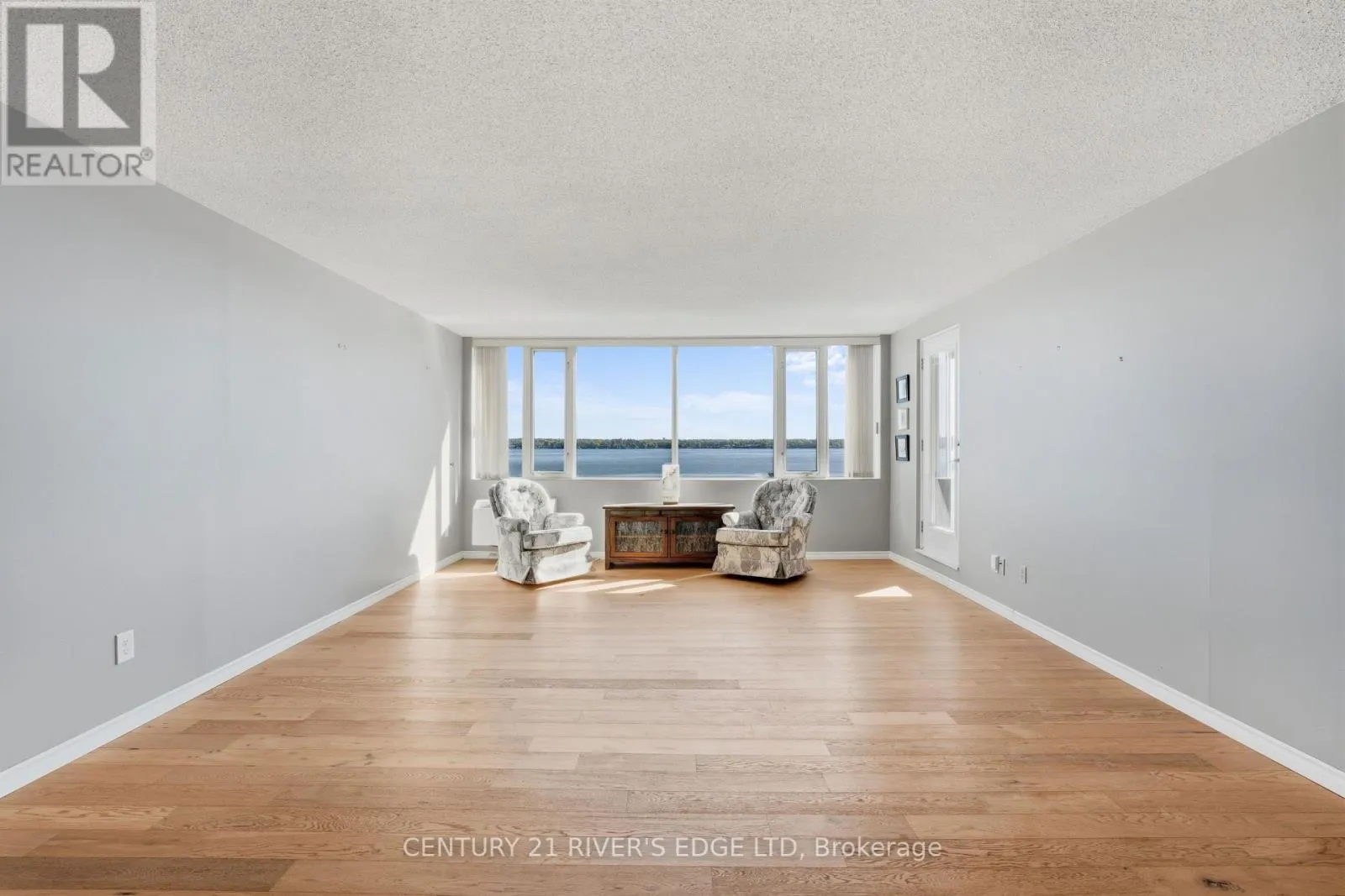 211 - 55 WATER STREET E