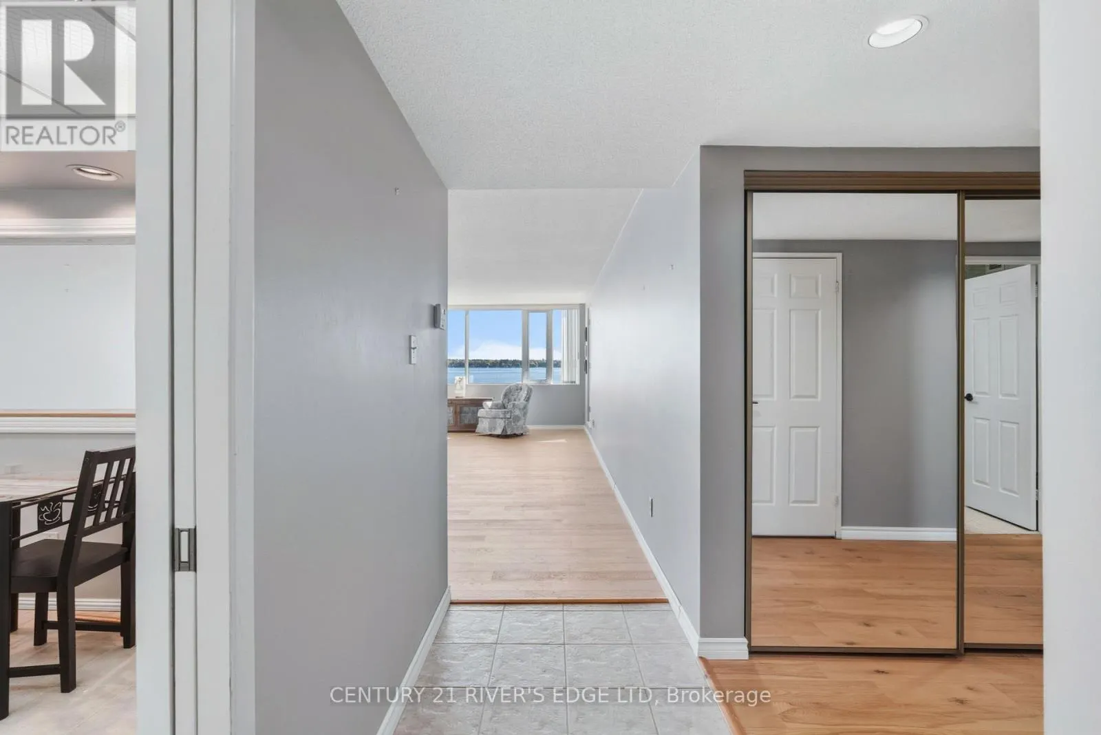 211 - 55 WATER STREET E
