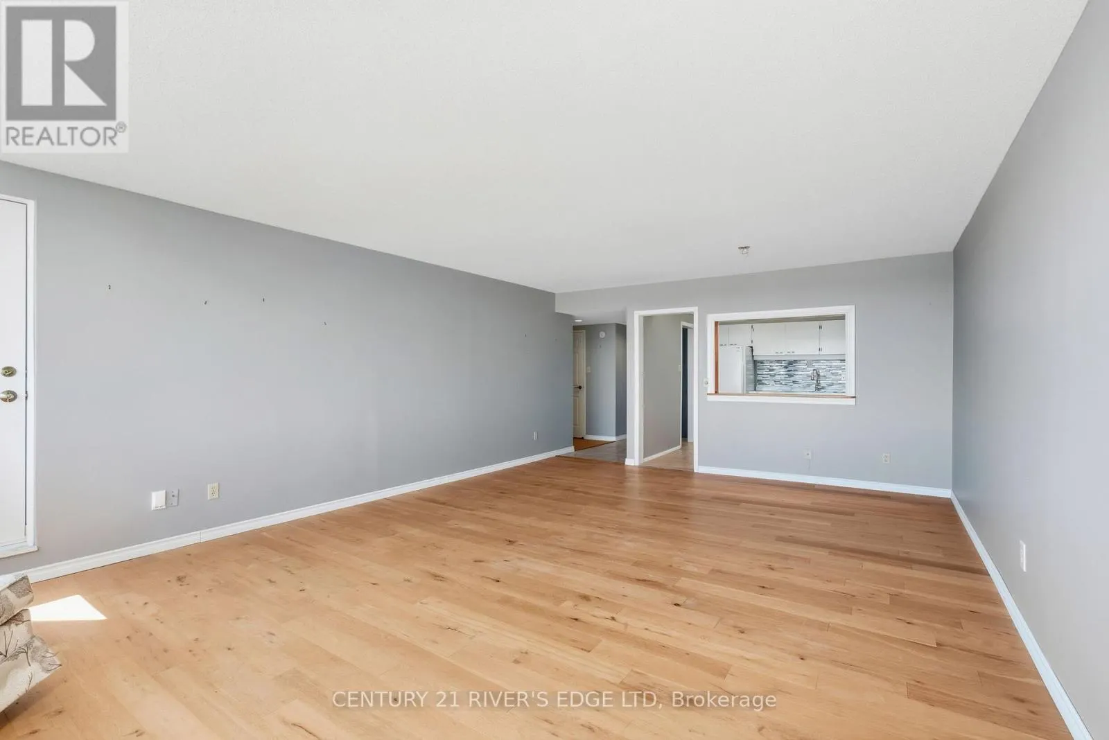 211 - 55 WATER STREET E