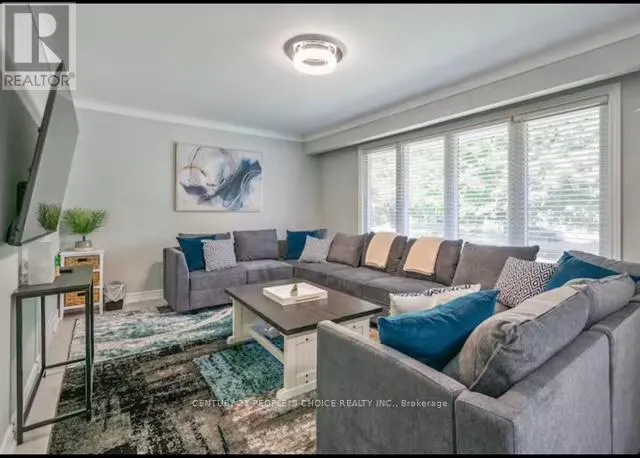 5 NORTHWOOD DRIVE