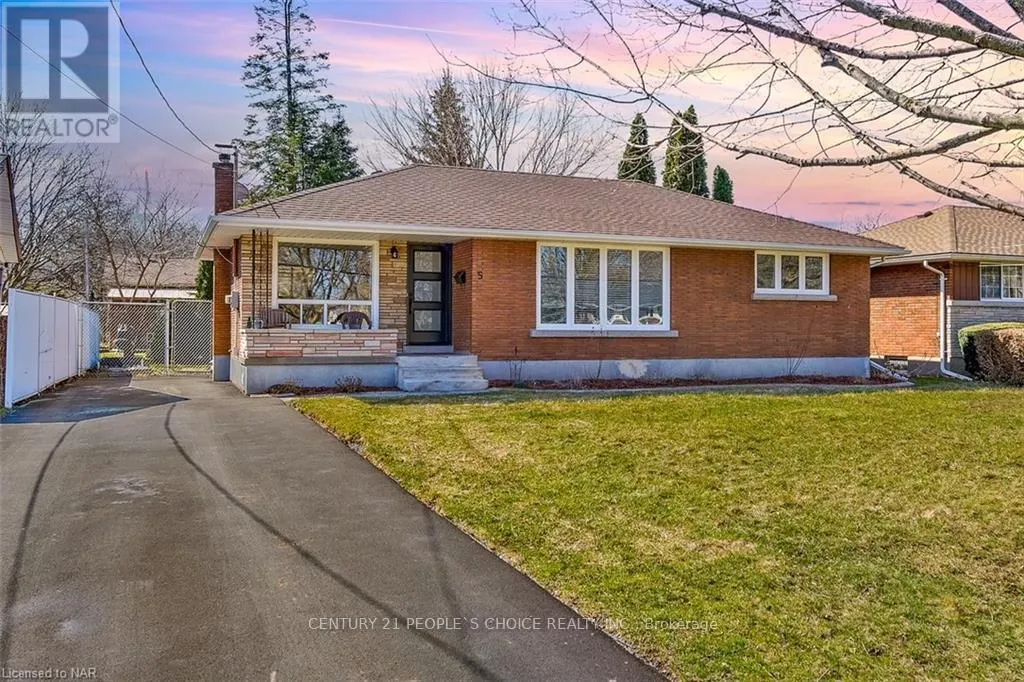 5 NORTHWOOD DRIVE
