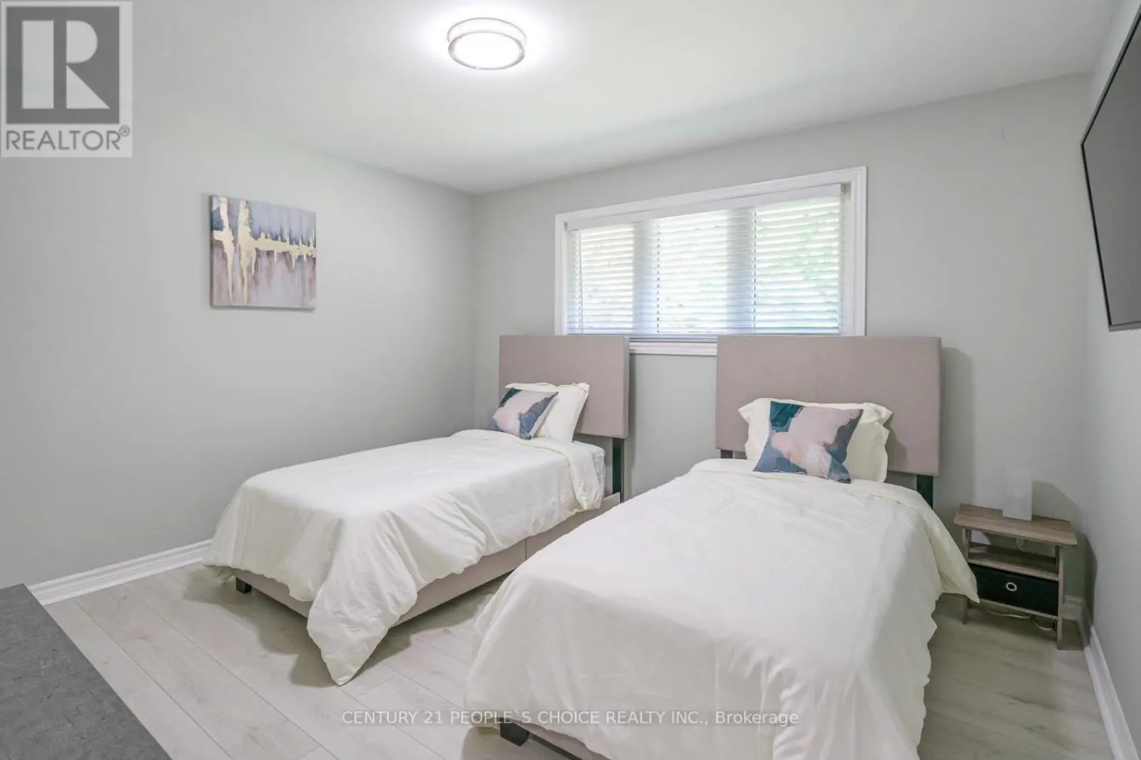 5 NORTHWOOD DRIVE