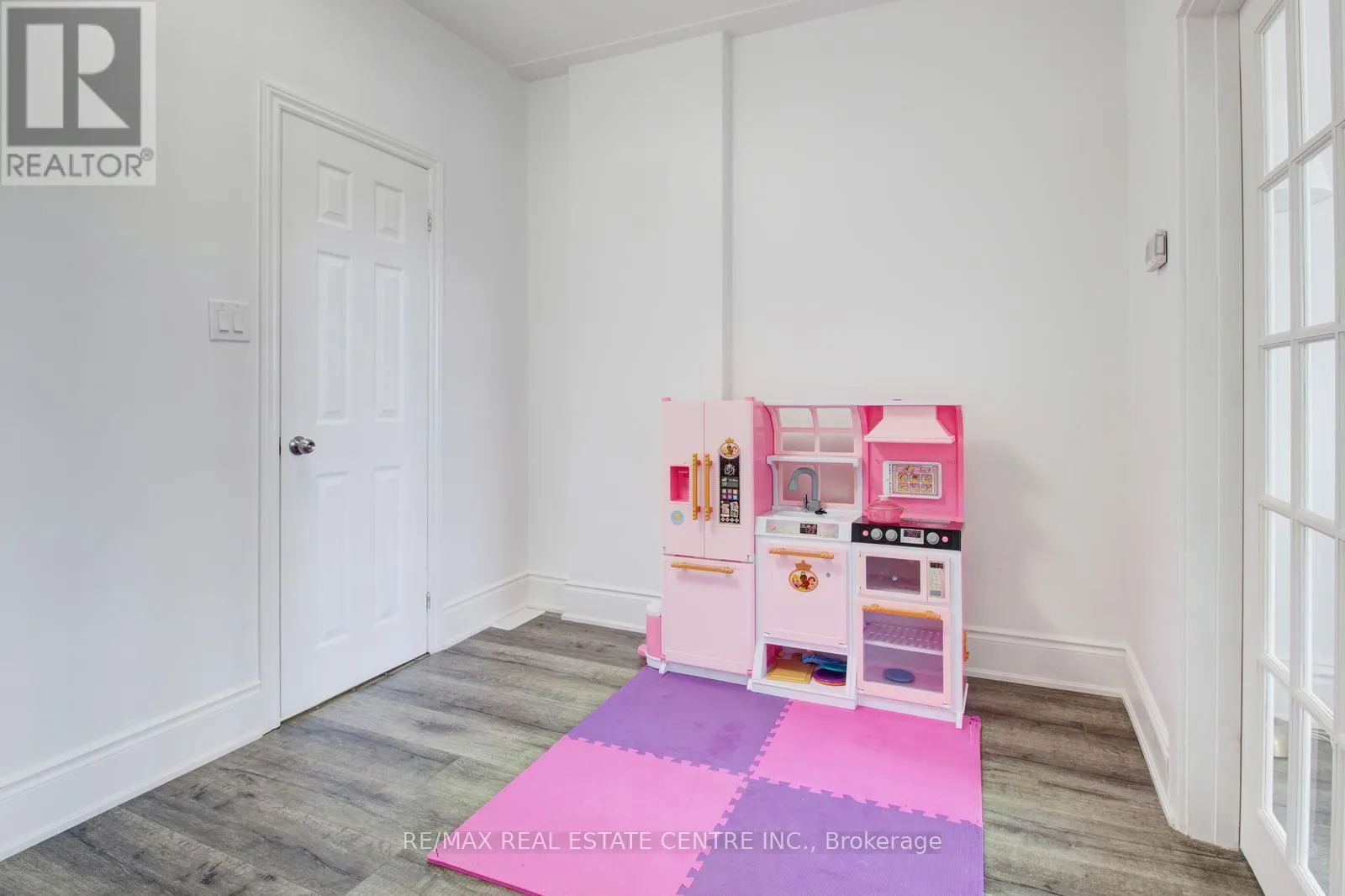 49 WENTWORTH #MAIN STREET