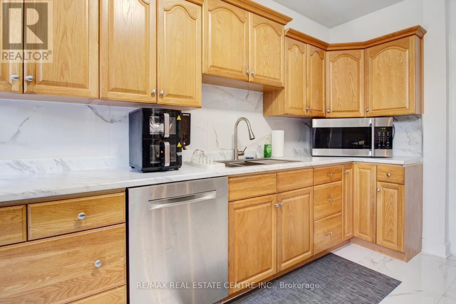 49 WENTWORTH #MAIN STREET
