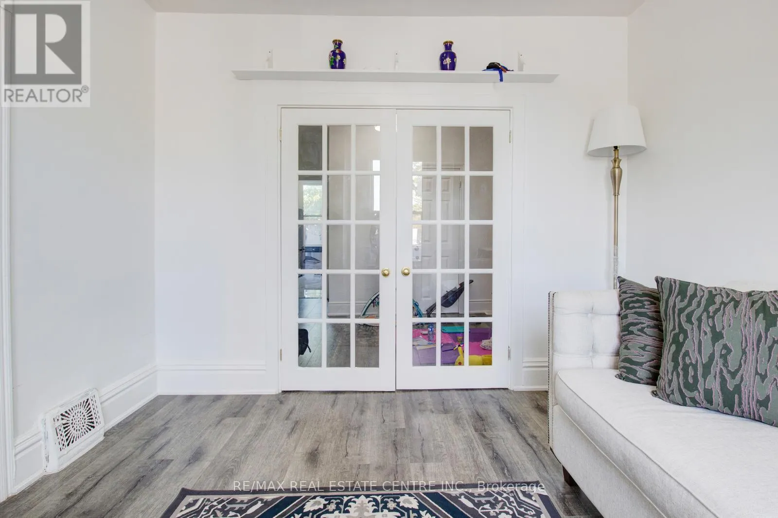 49 WENTWORTH #MAIN STREET