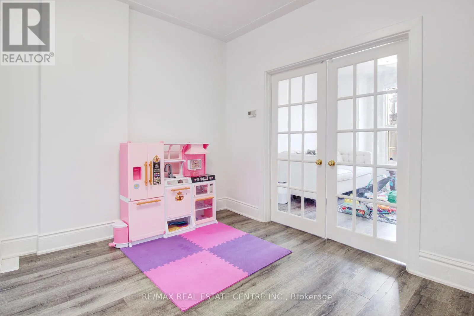 49 WENTWORTH #MAIN STREET