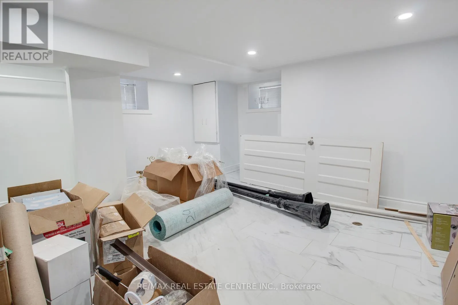 49 WENTWORTH #MAIN STREET