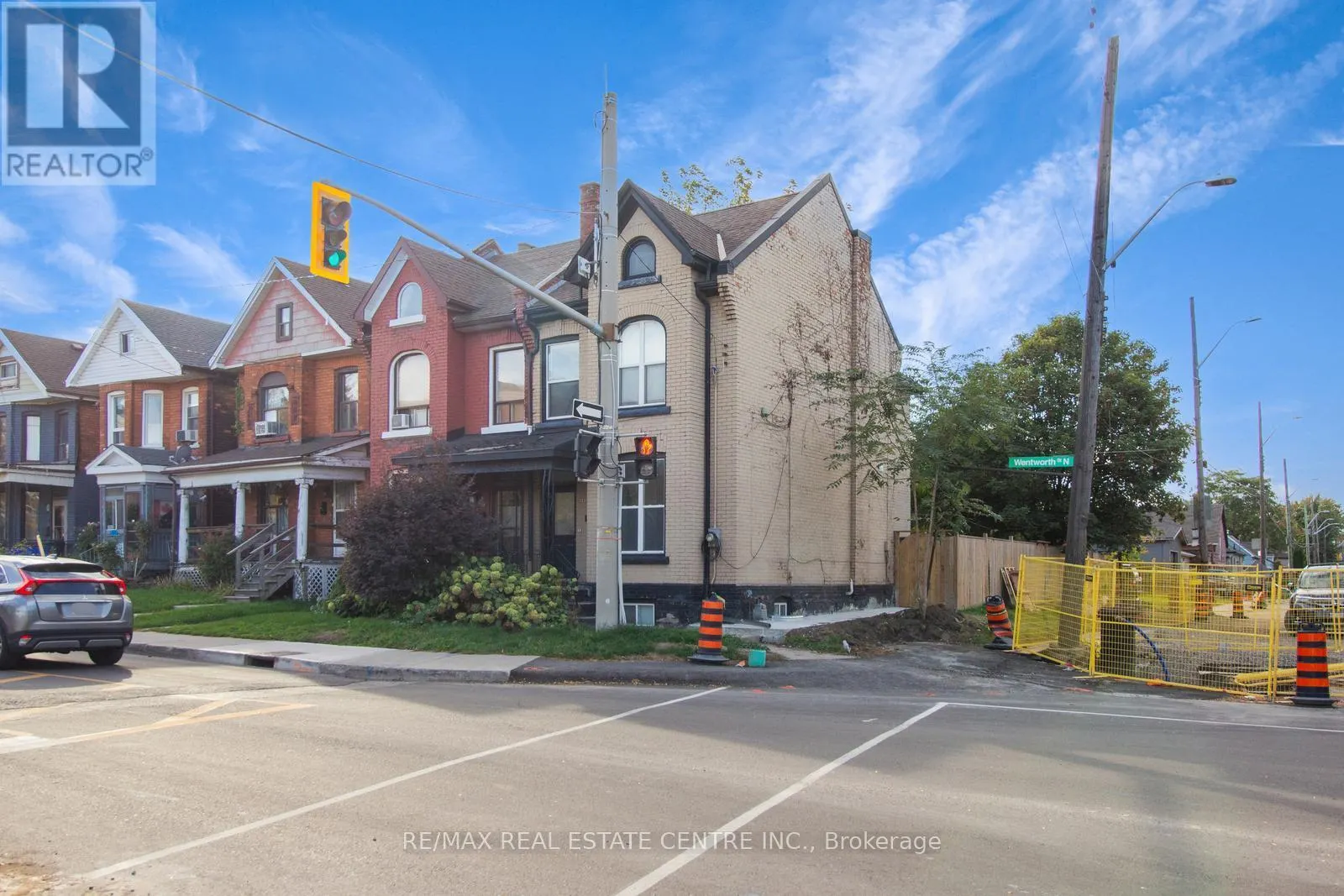 49 WENTWORTH #MAIN STREET