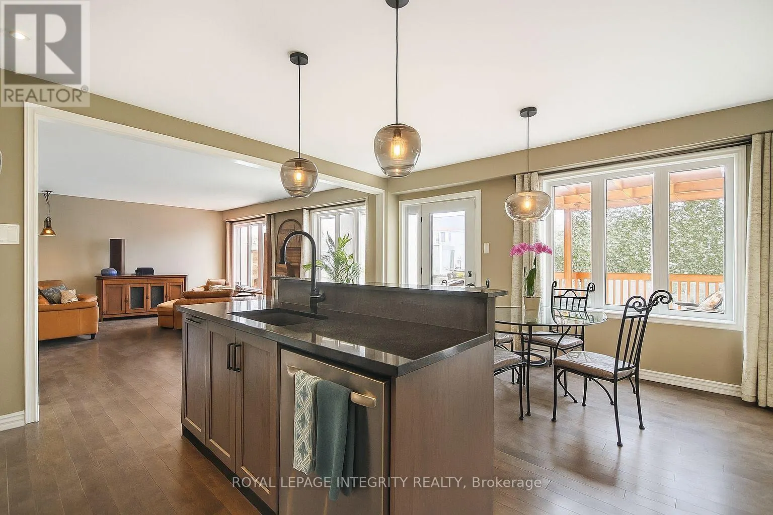 318 EVERGLADE WAY WAY