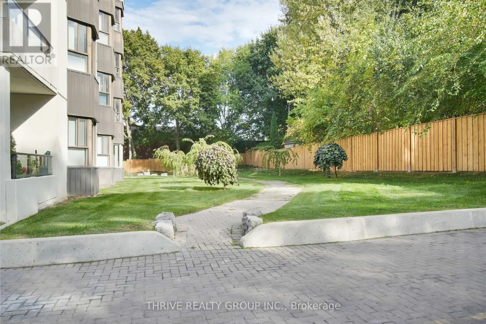 105 - 1180 COMMISSIONERS ROAD W, #105