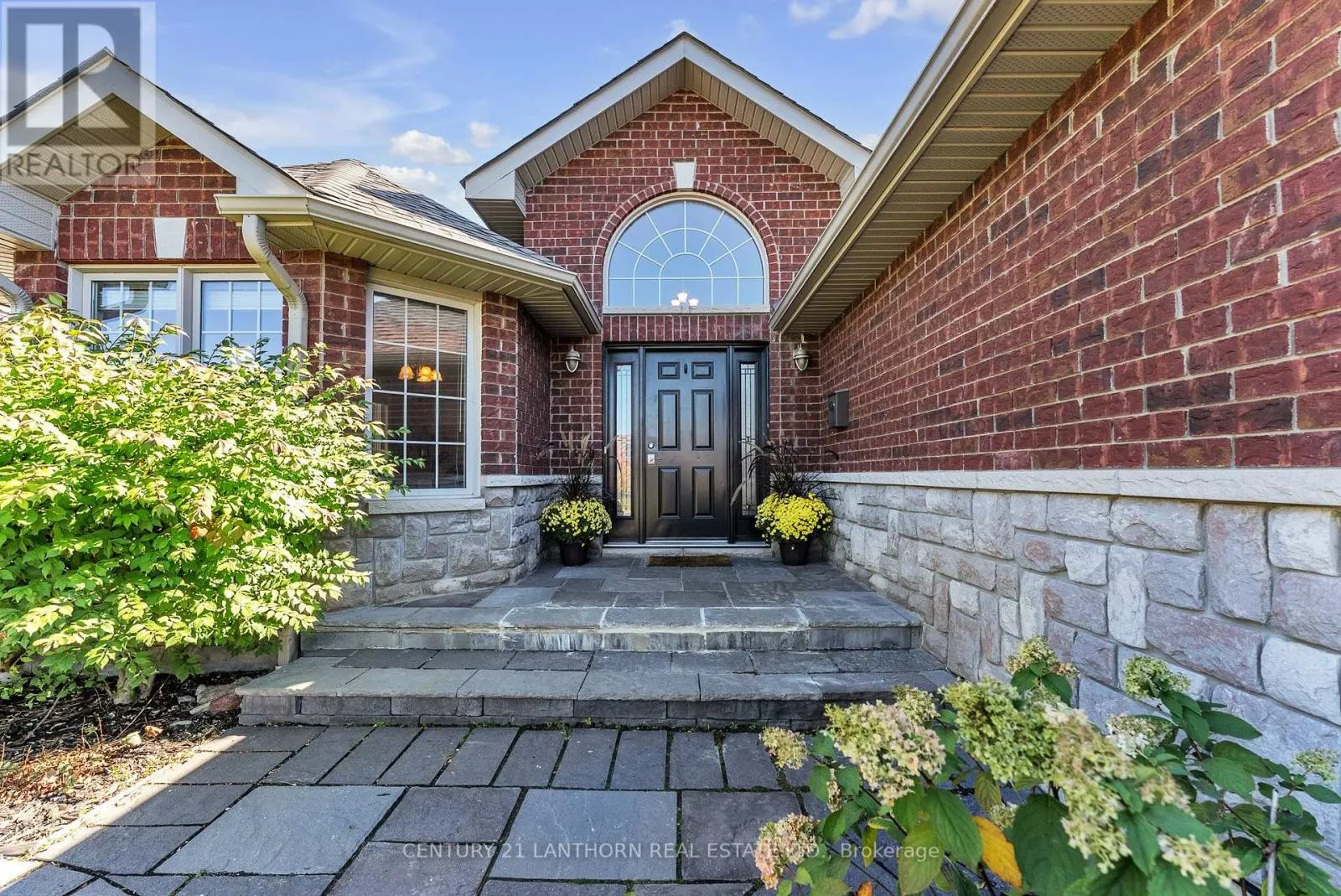 108 PARKVIEW HEIGHTS