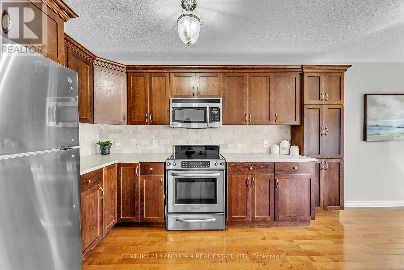 108 PARKVIEW HEIGHTS