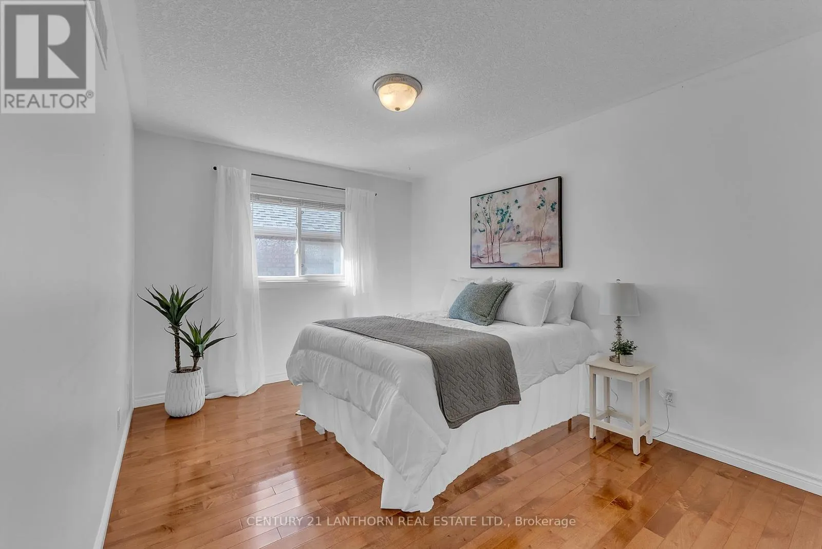 108 PARKVIEW HEIGHTS