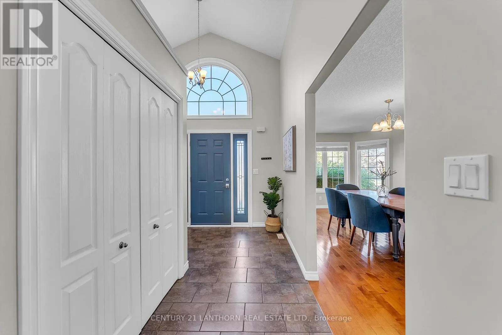 108 PARKVIEW HEIGHTS