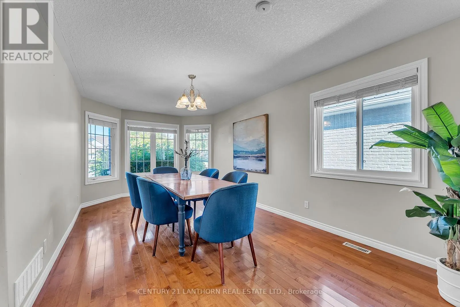 108 PARKVIEW HEIGHTS