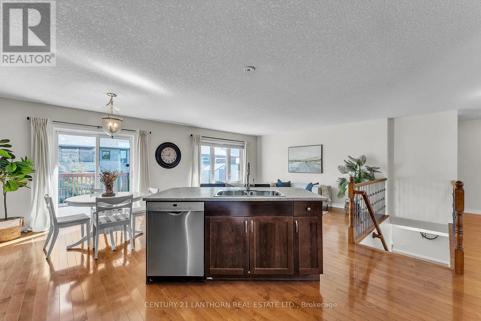 108 PARKVIEW HEIGHTS