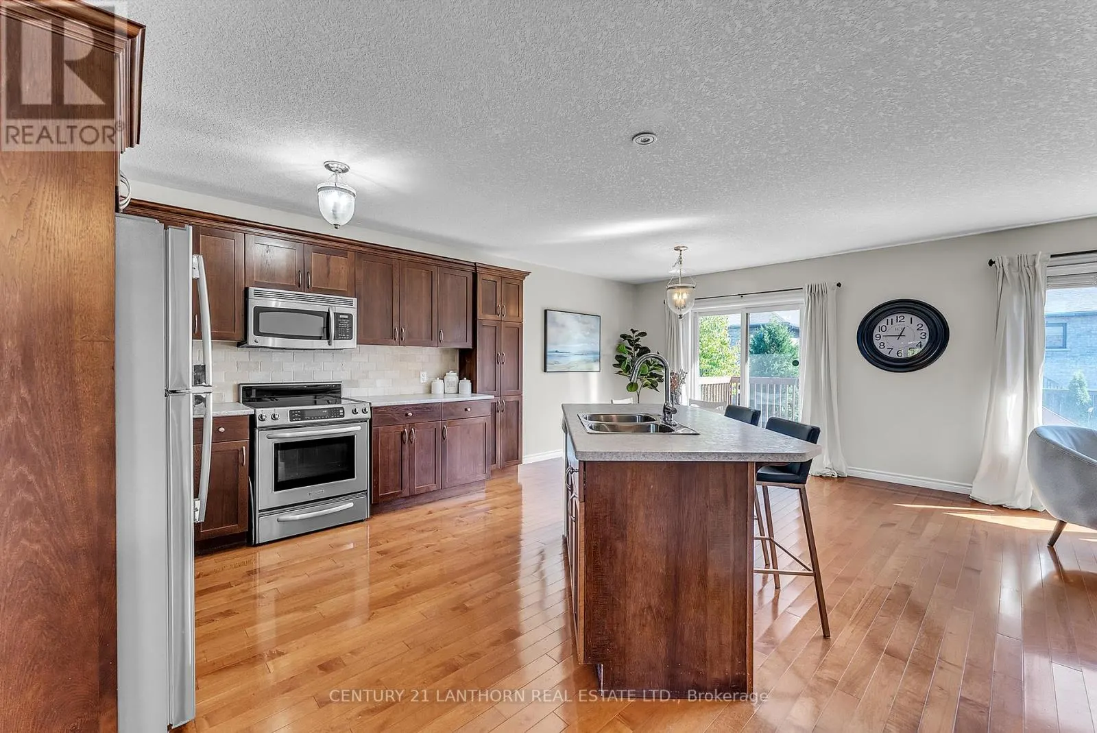 108 PARKVIEW HEIGHTS