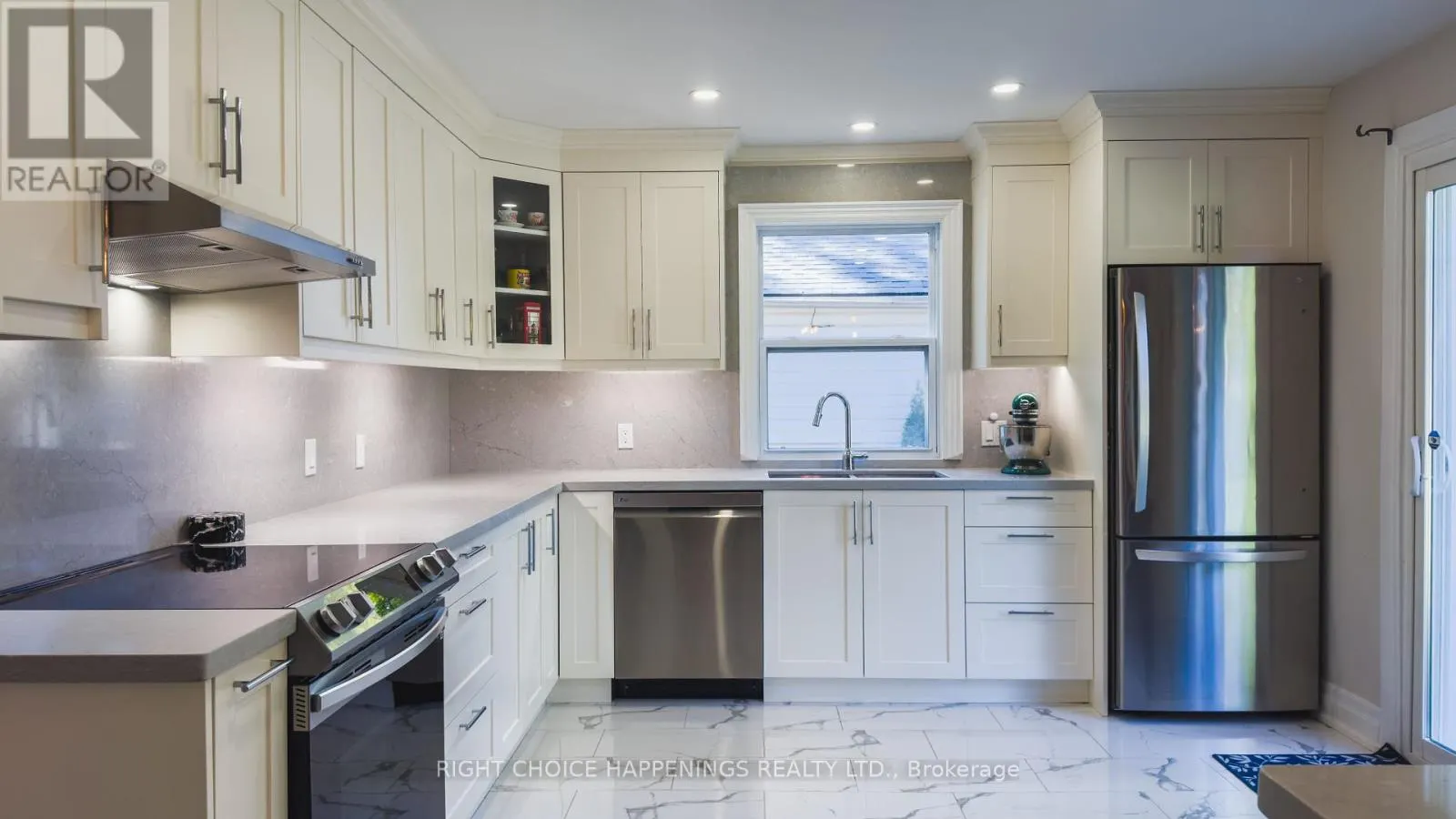 23 HEYWOOD AVENUE