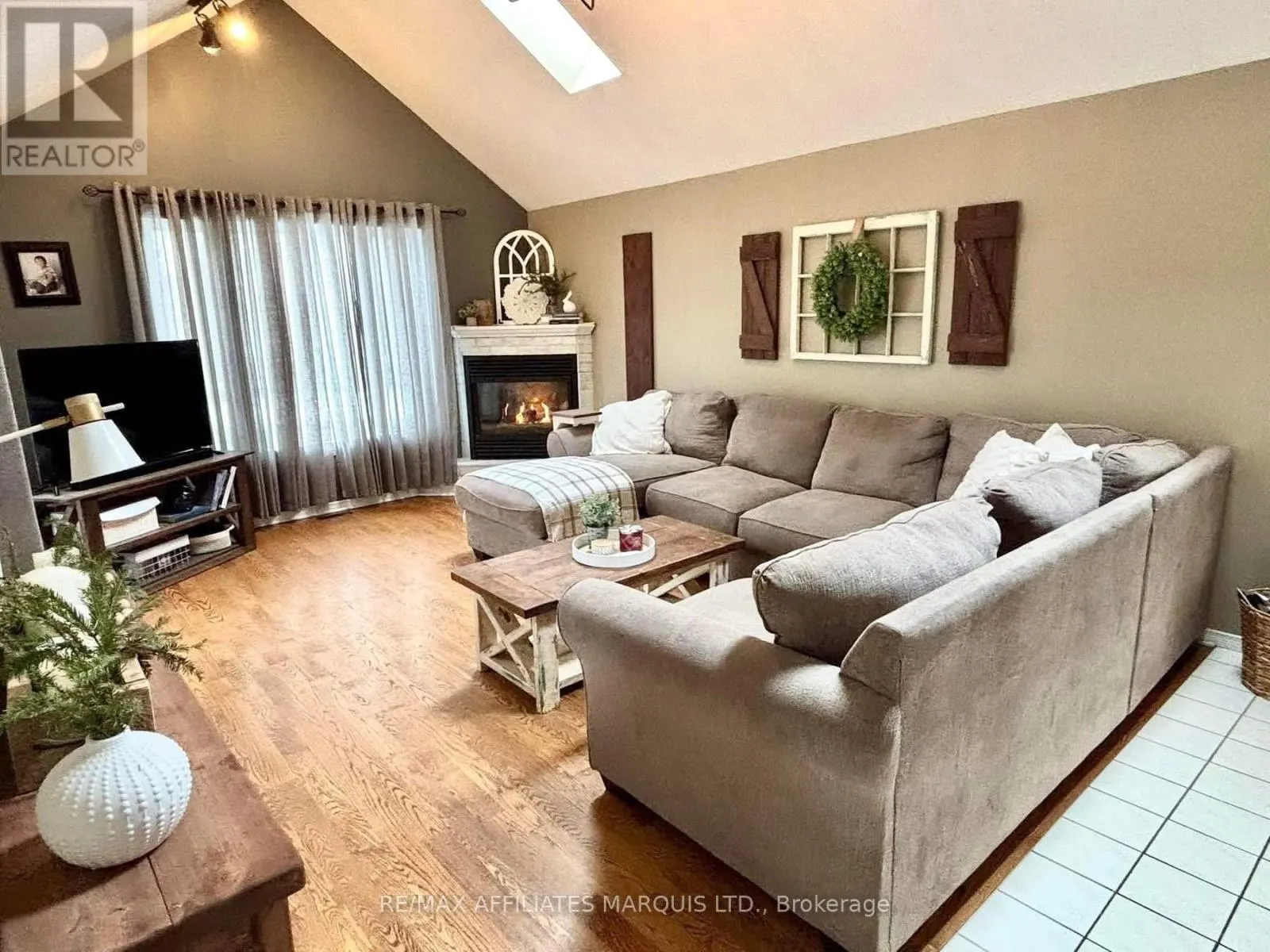 20 FORESTDALE CRESCENT