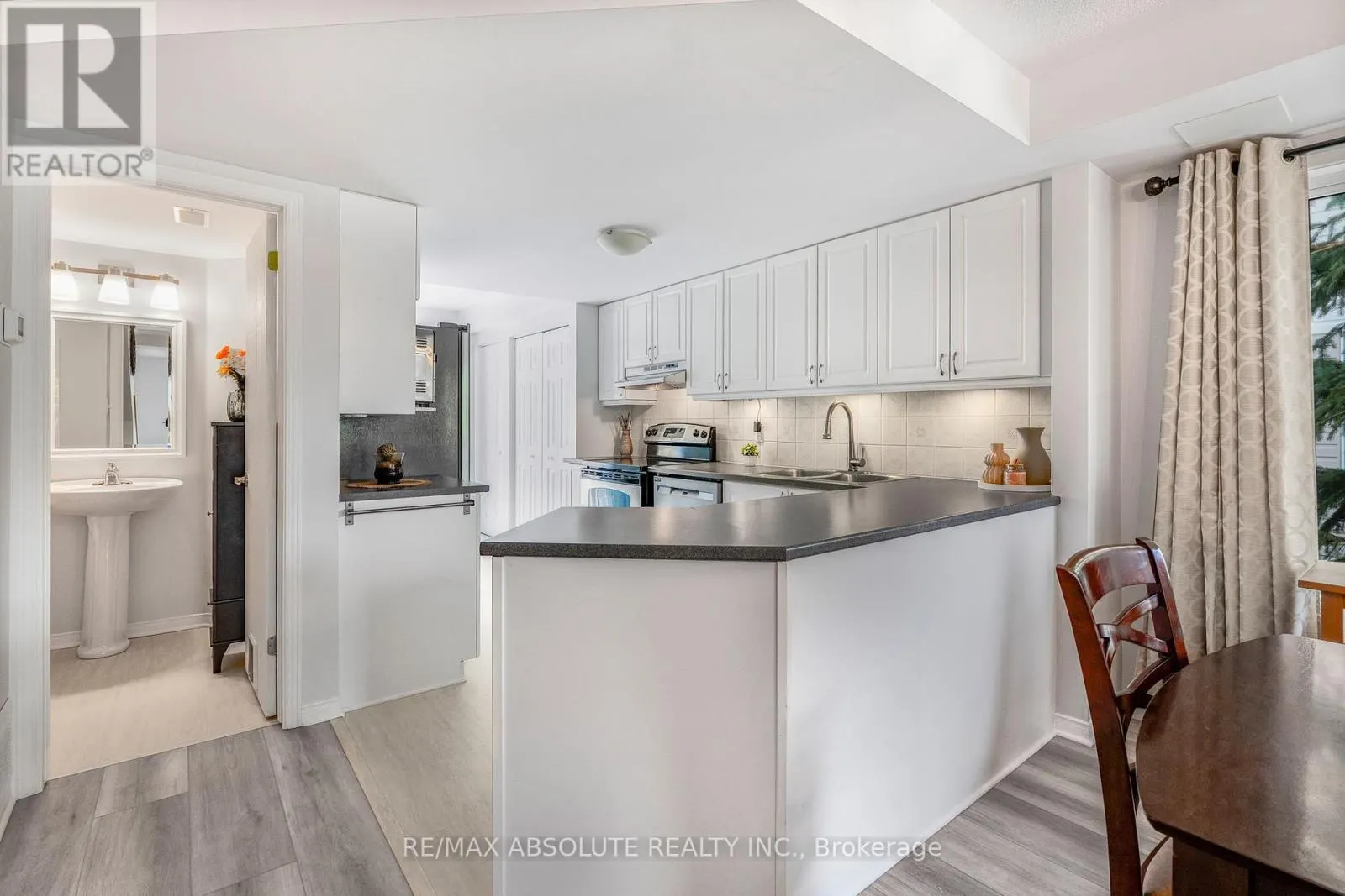 32 BONFIELD PRIVATE