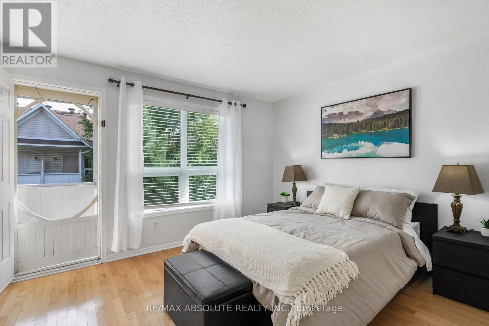 32 BONFIELD PRIVATE