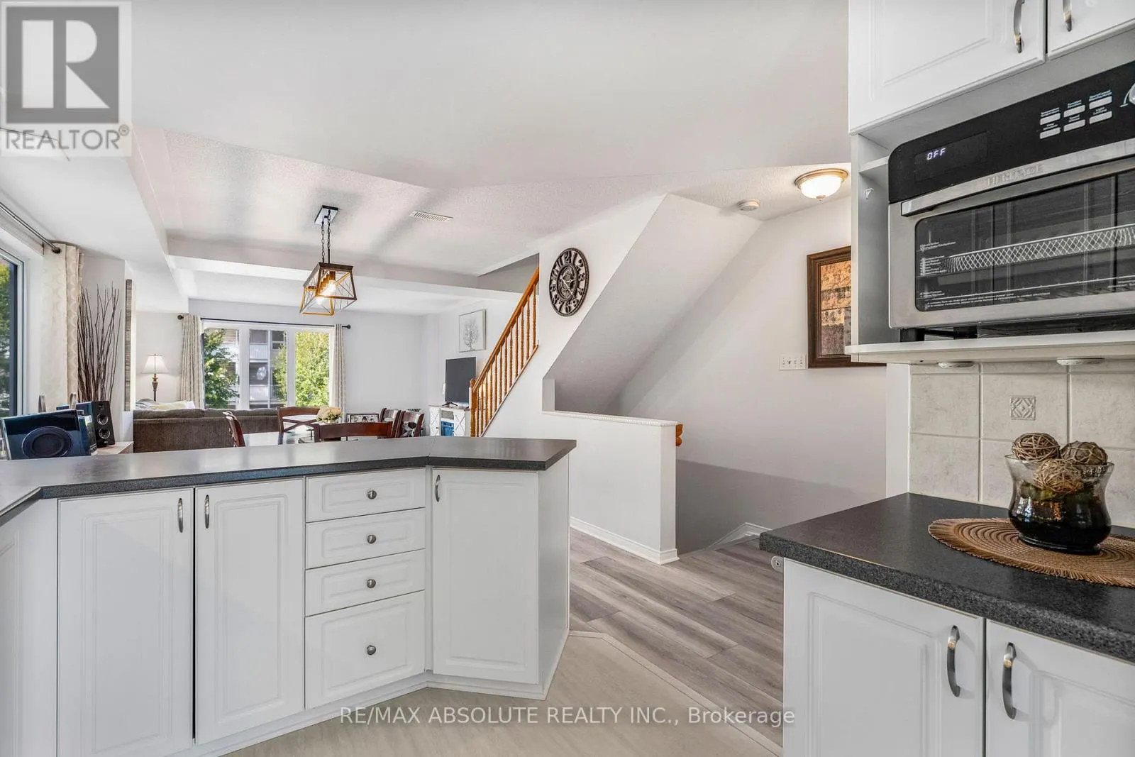 32 BONFIELD PRIVATE