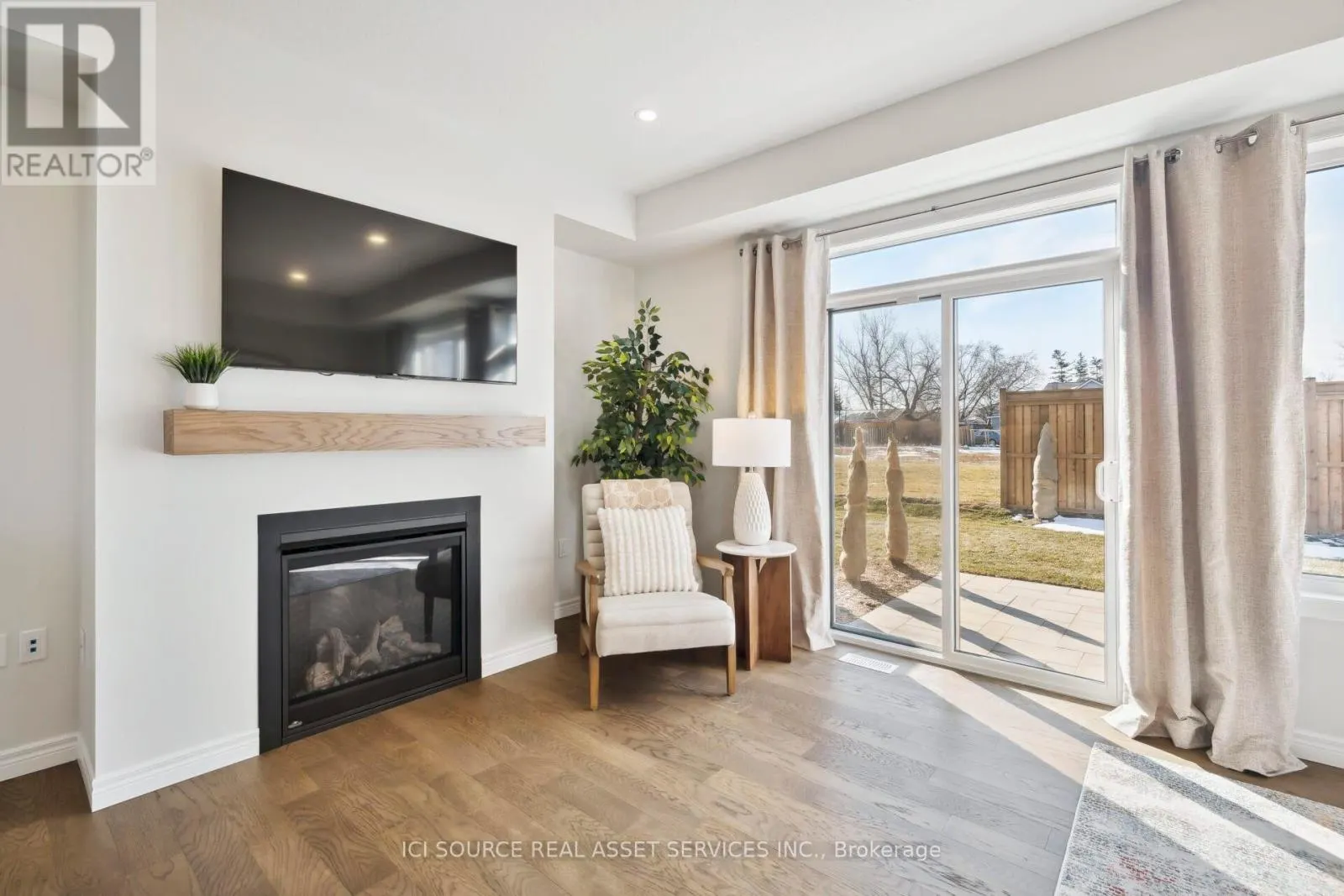 276 TANGLEWOOD DRIVE