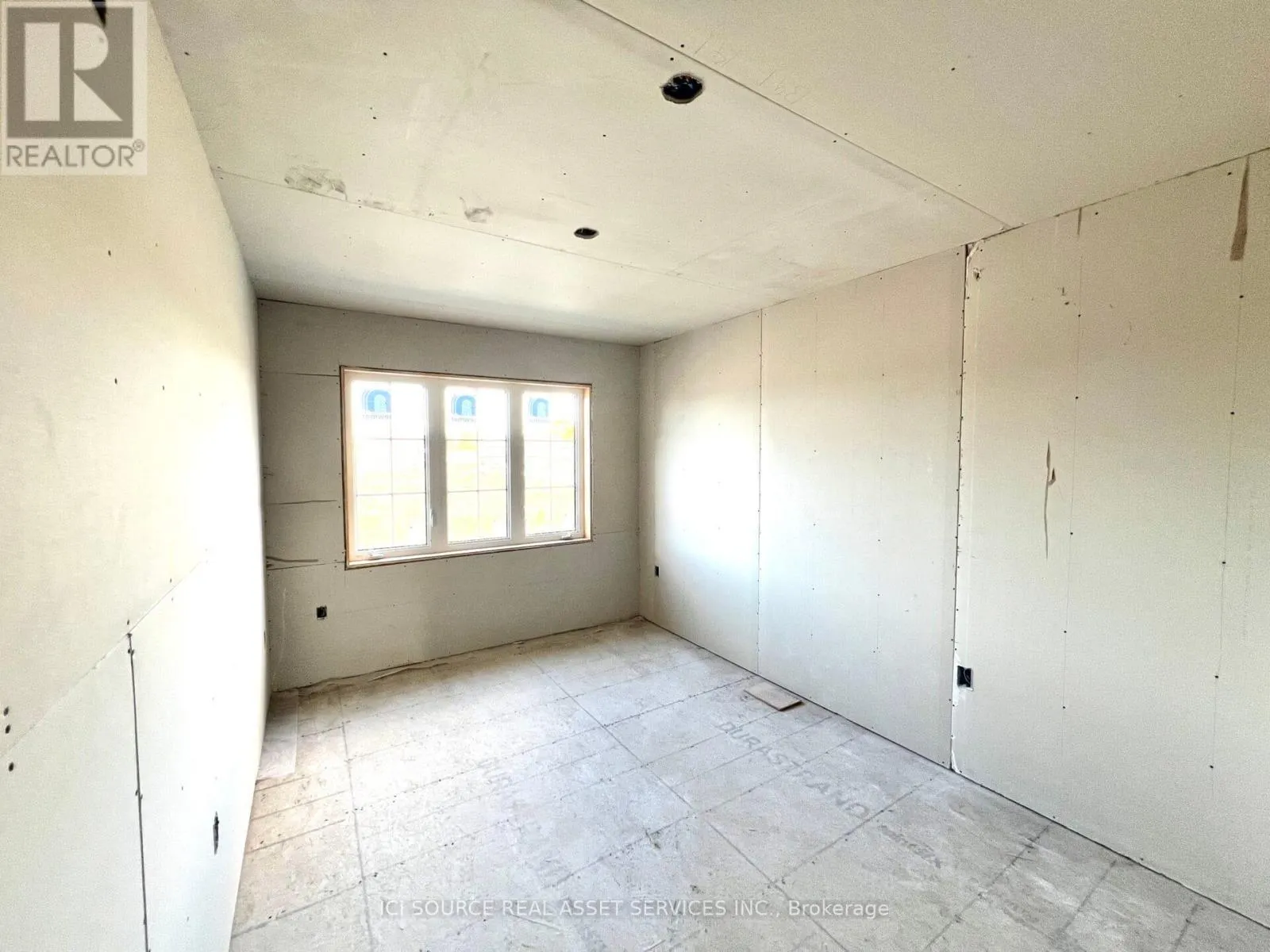 276 TANGLEWOOD DRIVE