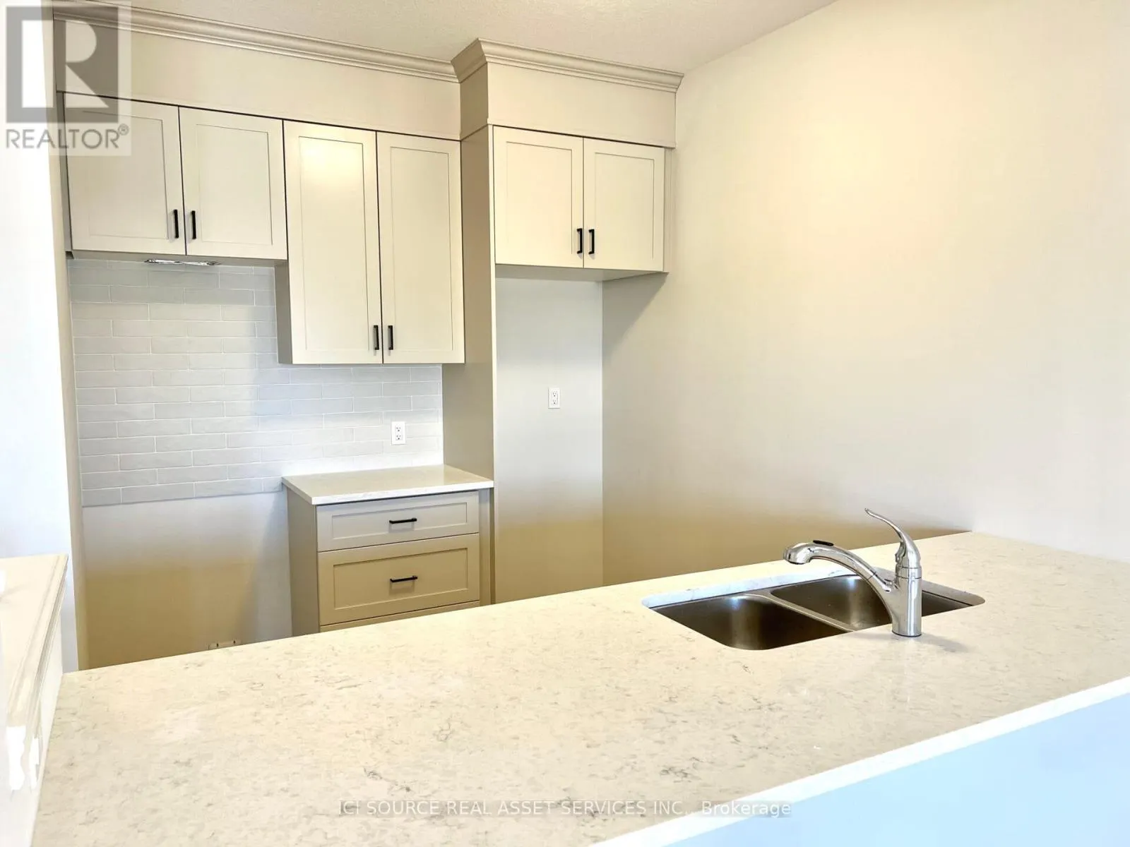 31 - 295 TANGLEWOOD DRIVE