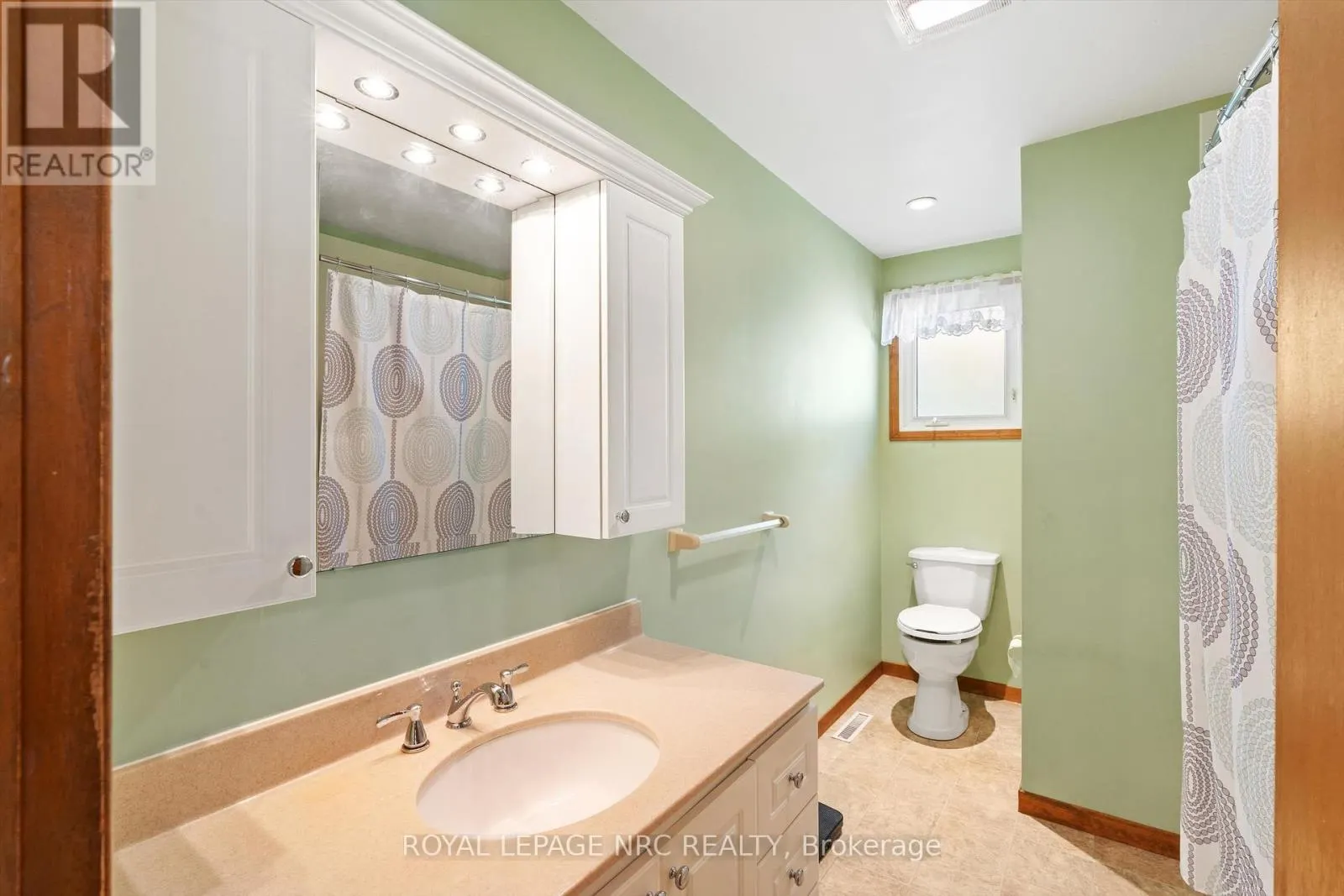 270 ST. PAUL STREET W