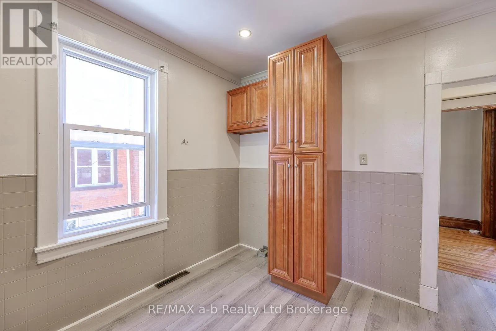56 LONDON STREET W