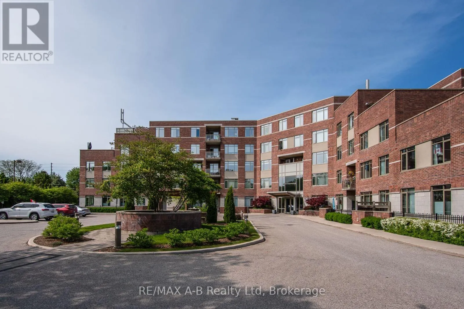 202 - 400 ROMEO STREET N, #202