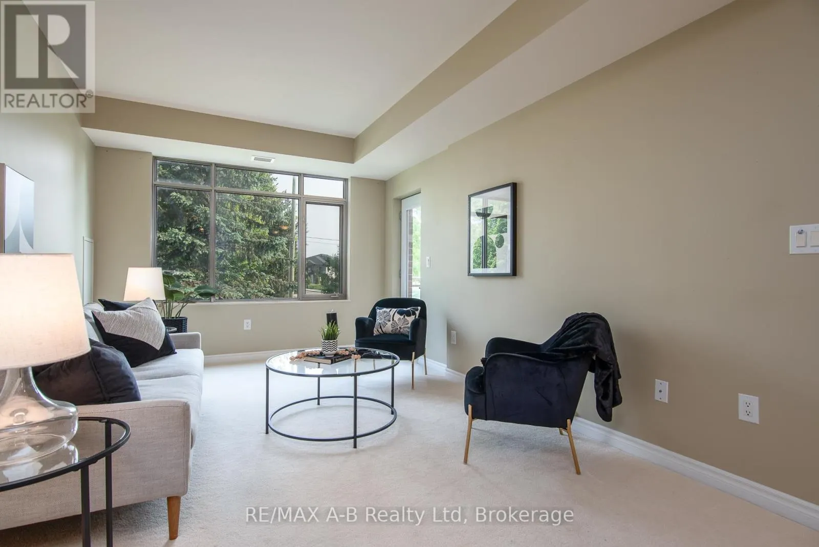 202 - 400 ROMEO STREET N, #202